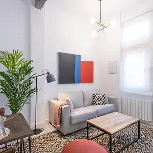 Apartamento Con Estilo En La Elipa, Madrid